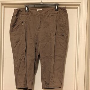 Tan/Beige Capri Bermuda Pants